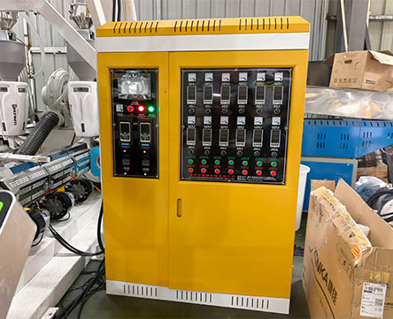upload/1c/202508/aba-blown-film-machine-5.jpg