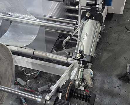 upload/1c/202508/flat-bag-making-machine-5.jpg