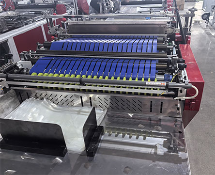 upload/1c/202508/side-seal-bag-making-machine-1.jpg