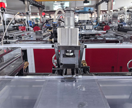 upload/1c/202508/side-seal-bag-making-machine-3.jpg