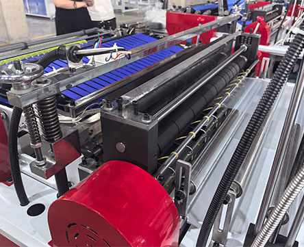 upload/1c/202508/side-seal-bag-making-machine-5.jpg
