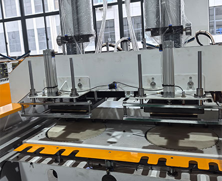 upload/1c/202508/vest-bag-making-machine-4.jpg